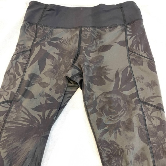 Lululemon Speed Tight Luxtreme Size 6 - Picture 4 of 9